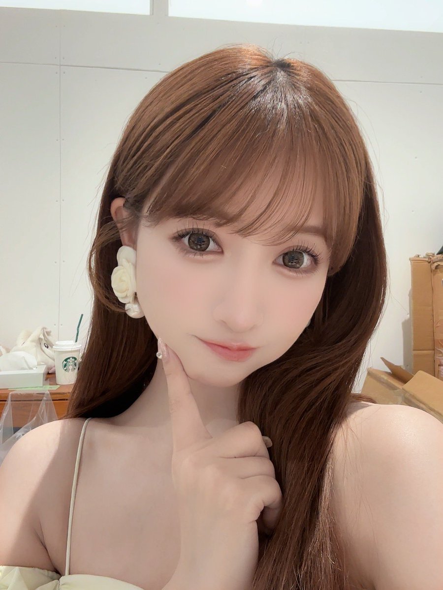 この時のメイク盛れた😌🫶

トーンのペタルフロートアイパレットの
01つかってるよ🪄
他のカラーも全部可愛い🥹

今ならコスメキッチンの「THE ORGANIC DAYS」お得にゲットできるらしいです🤍

https://t.co/6UQYajQmkp

#オーガニックデイズ #コスメキッチン #PR https://t.co/Y3gTn1bi7k