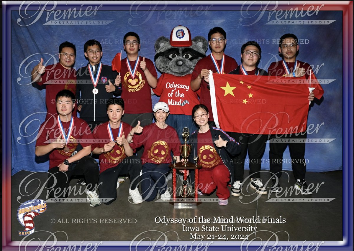 VisitSongjiang's tweet image. A team of #Songjiang #highschoolstudents won the bronze at the 45th #OdysseyoftheMind World Finals at Iowa State University. 7 students gave their solution to the Deep Space Structure problem. Using balsa wood and glue, they created a structure can support up to 609.5 kg. #OM