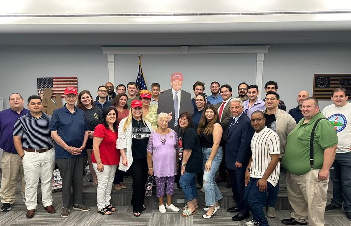 Zembricki_ny's tweet photo. The ENTHUSIASM in New York for @realDonaldTrump is OVERWHELMING!
We have organized over TWO DOZEN @GOP #DebateWatchParties across #NewYorkState.
@nydems are yet again EMBARRASSED. FULL STOP.
The energy for TRUMP in the Empire State is incomparable! https://t.co/qpaYnvKzOY