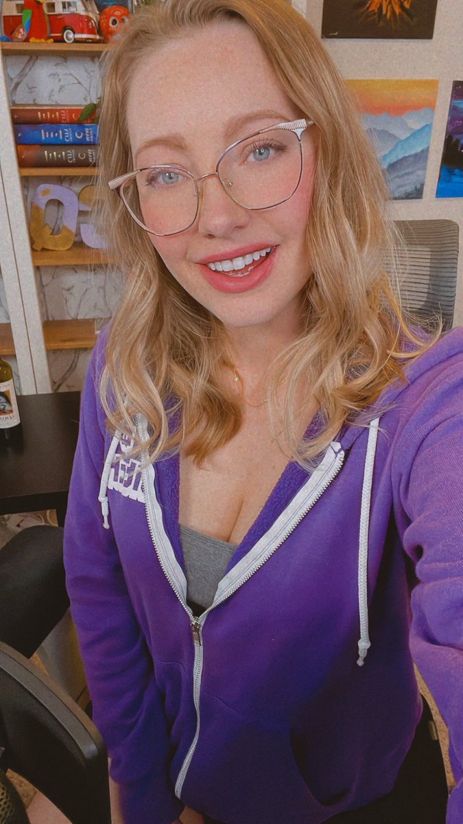 🫶🏻LIVE

I missed you last week! Stream is back today so come say hi 💕

Twitch.tv/CannibalQueen