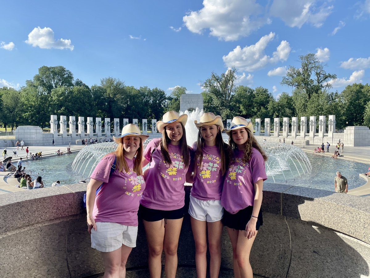 We made it to DC! Looking forward to a week of learning and growing with future teachers and teacher educators <a href="/EducatorsRising/">Educators Rising</a> National Conference! Spent the afternoon exploring the National Mall.