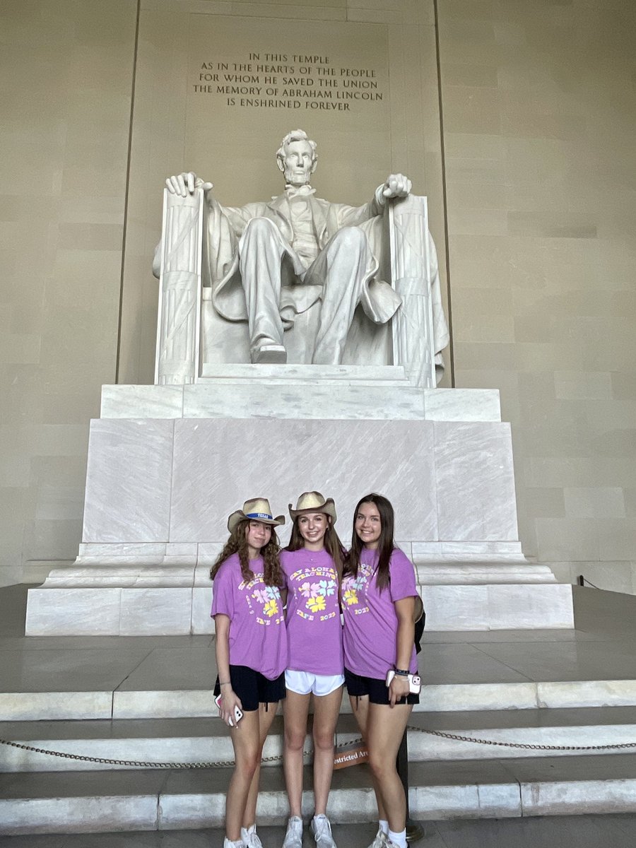HCTCeducation's tweet photo. We made it to DC! Looking forward to a week of learning and growing with future teachers and teacher educators @EducatorsRising National Conference! Spent the afternoon exploring the National Mall. https://t.co/XNliBp4vMr