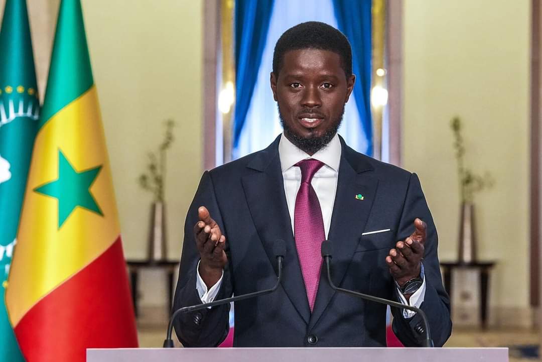 DelphineSankara's tweet photo. 🔴Sénégal🇸🇳/3 mois 10 voyages, on dirait que le problème Sénégalais🇸🇳 réside à l'extérieur.
L'ex-président par erreur #IBK (Mali🇲🇱) aussi a fait plus de 200 voyages en 7 ans et on connaît la suite.
Dans cette allure @PR_Diomaye risque de battre le record de #Boua.. https://t.co/XwFZLYCwri