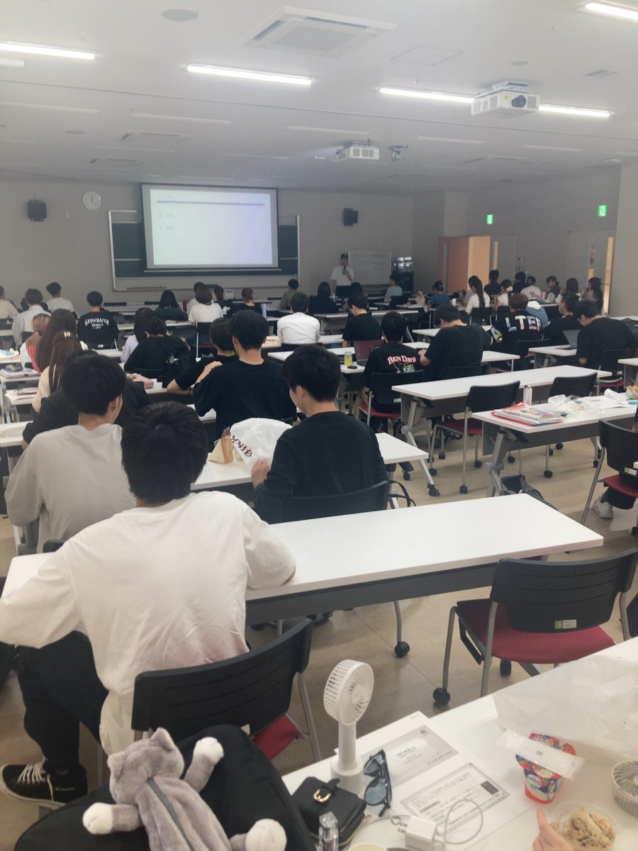 seishousai's tweet photo. 昨日は青松祭の実行委員の追加募集の説明会にたくさんお集まりいただきありがとうございます✨
本日も12時10分から説明会ありますのでぜひご参加ください〜🎵 https://t.co/mclL3jqCdX