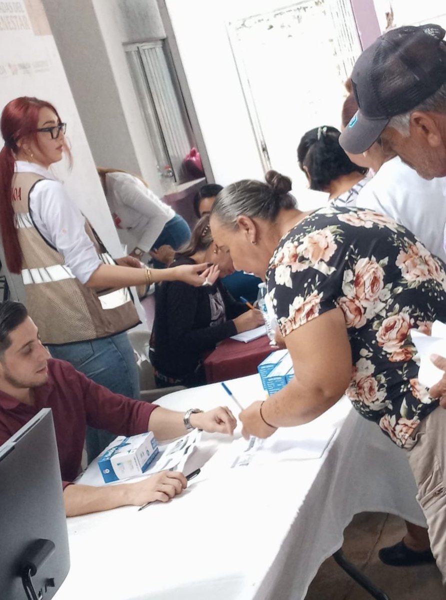 El equipo de #SEBIDES estuvo presente en la Brigada del Bienestar en el municipio de San Ignacio, donde se entregaron 600 focos LED con los que se busca impactar en el bienestar y la economía de las familias, así como en nuestro medio ambiente. 💡⚡️