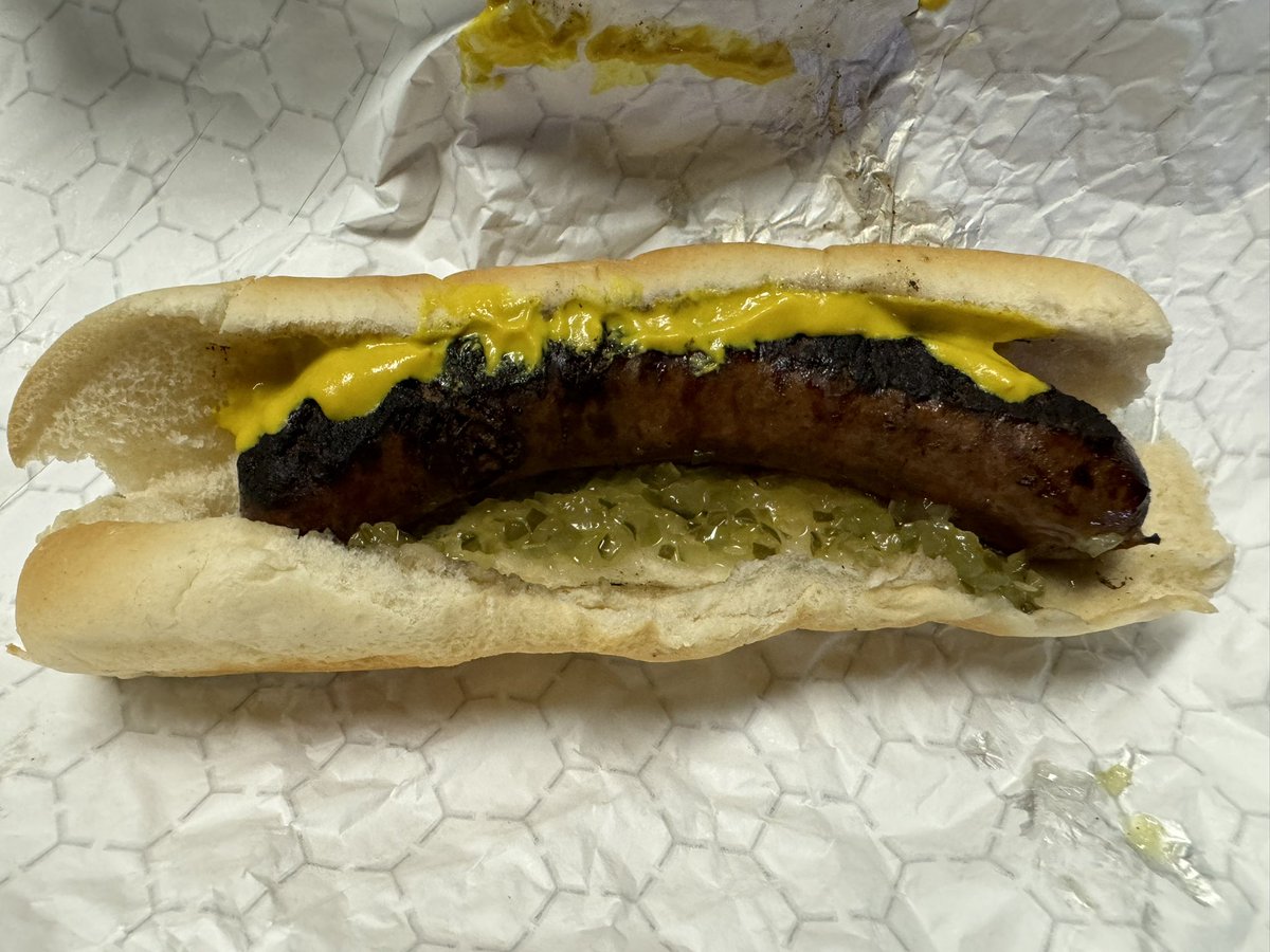MappingThePath's tweet image. Game 13 concessions with the @TinCaps:

Dad was in the mood for a brat. I had an Italian sausage with peppers and onions plus some cheesesteak cheese for good (?) measure

#CapsOn🍎
#EMWRoadTrip #23ballparks23days