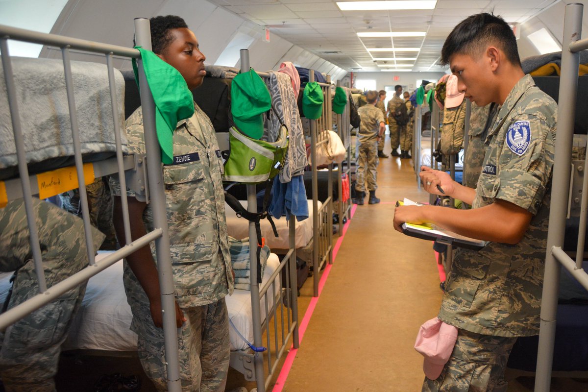 #CivilAirPatrol cadet encampments develop leadership skills, allow students to investigate aerospace, and immerse them in #CAPCadet life. They had hands-on #STEM activities organized by the <a href="/USArmy/">U.S. Army</a>. <a href="/Boeing/">The Boeing Company</a> provided insight into engineering &amp; careers.

📷: photos.cap.gov/Mid-Atlantic-R…