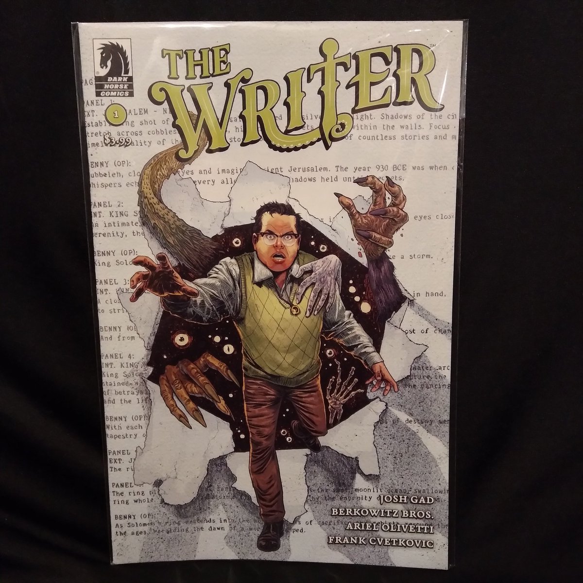 RealRedsComics's tweet image. I really liked this "The Writer" by Josh Gad and The Berkowitz Brothers.👍🏾🤘🏾✌🏾 #TheWriter #TheBerkowitzBros #DarkHorseBooks #DarkHorseComics