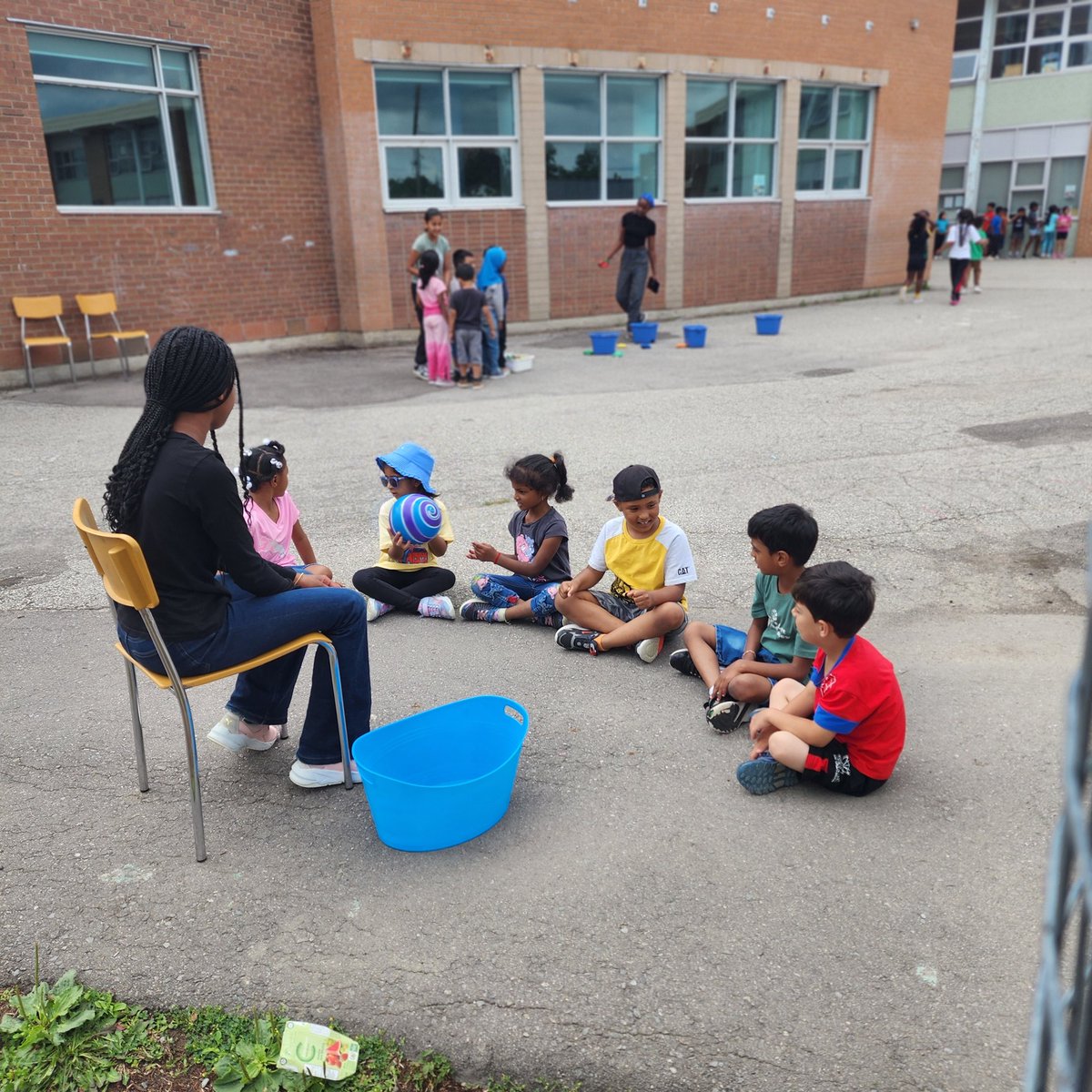 Beautiful outdoor kindergarten playday today! Thank you, <a href="/PavWander/">Pawanjit (Pav) Kaur Wander</a>, for getting this organized 🙏🏽 it was a hit! <a href="/BeaumondeBHJMS/">Beaumonde Heights Junior Middle School</a>