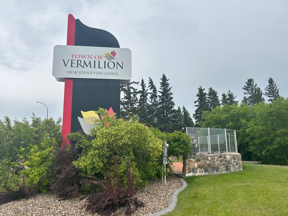 CrossBorderPod's tweet photo. I swear if I havenβt travelled this province more than some provincial politicians, I would be shocked! Discovering more great communities today. Heading South Wednesday for Coaldale, Coalhurst, Stirling, Lethbridge and Taber. #workfromtheroad https://t.co/MXZcVJvh0U
