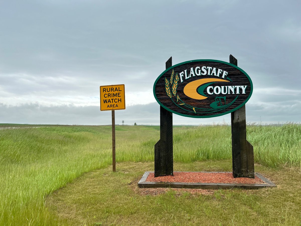 CrossBorderPod's tweet photo. I swear if I havenβt travelled this province more than some provincial politicians, I would be shocked! Discovering more great communities today. Heading South Wednesday for Coaldale, Coalhurst, Stirling, Lethbridge and Taber. #workfromtheroad https://t.co/MXZcVJvh0U