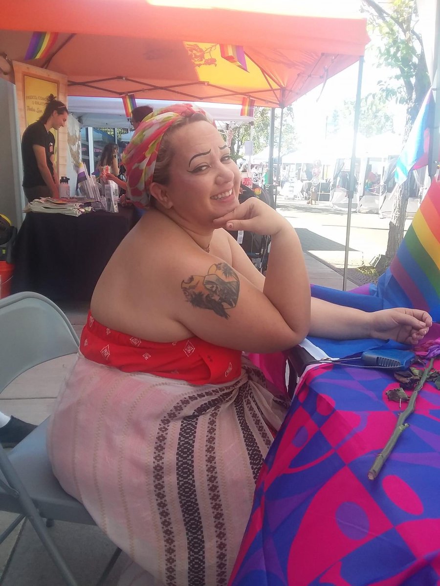 amBiSocial's tweet photo. #amBiSO at Medford Pride! 🌈🌈🌈 https://t.co/6sz5ruHrIa