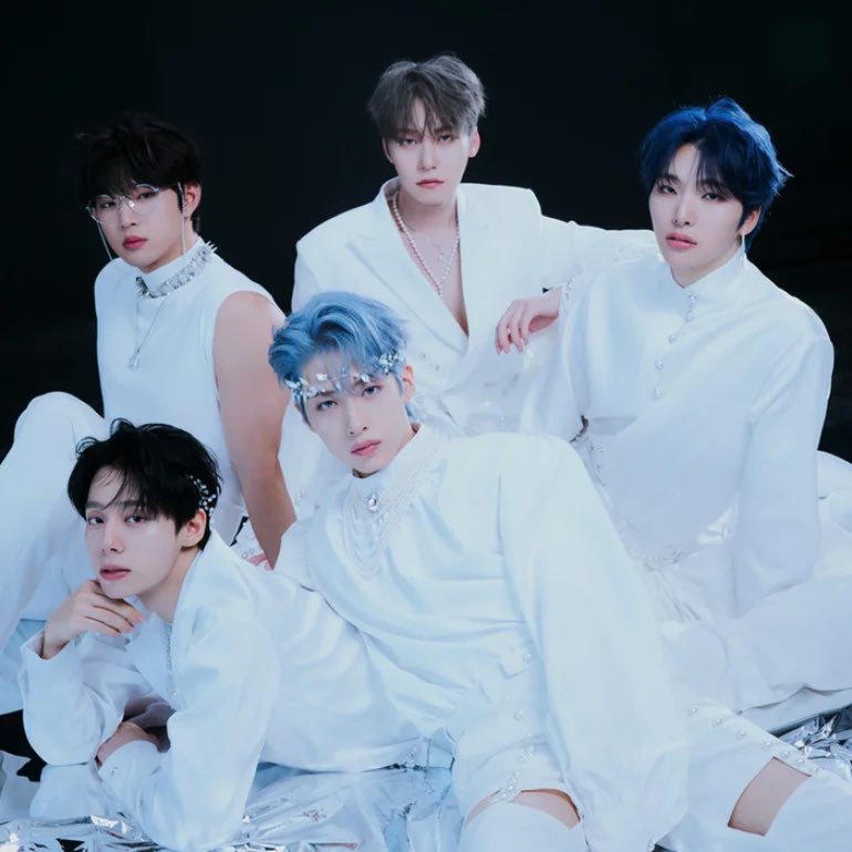 kchartsmaster's tweet photo. ONEUS will reportedly participate on “Road To Kingdom 2”.

https://t.co/lkX07KBqz4 https://t.co/cGfIEZcEsP