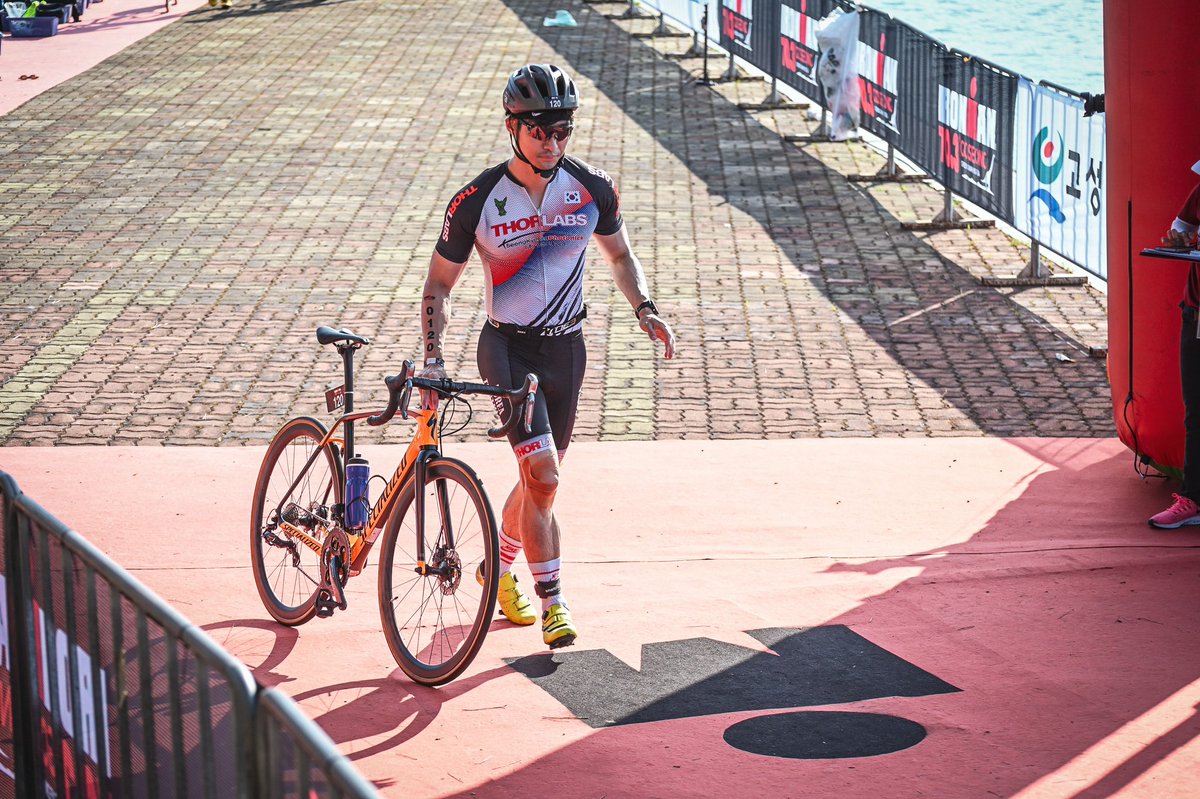 YoungDaeKim2's tweet photo. I participated in 2024 IRONMAN 70.3 GOSEONG, KOREA
The "2024 Iron Man 70.3 Goseong, KOREA" competition, which features 1,400 players from 33 countries around the world, was heated
It was a tough game, but I was happy to finish it
And It was nice to be able to cheer for @Thorlabs! https://t.co/UlfzZd7C1d