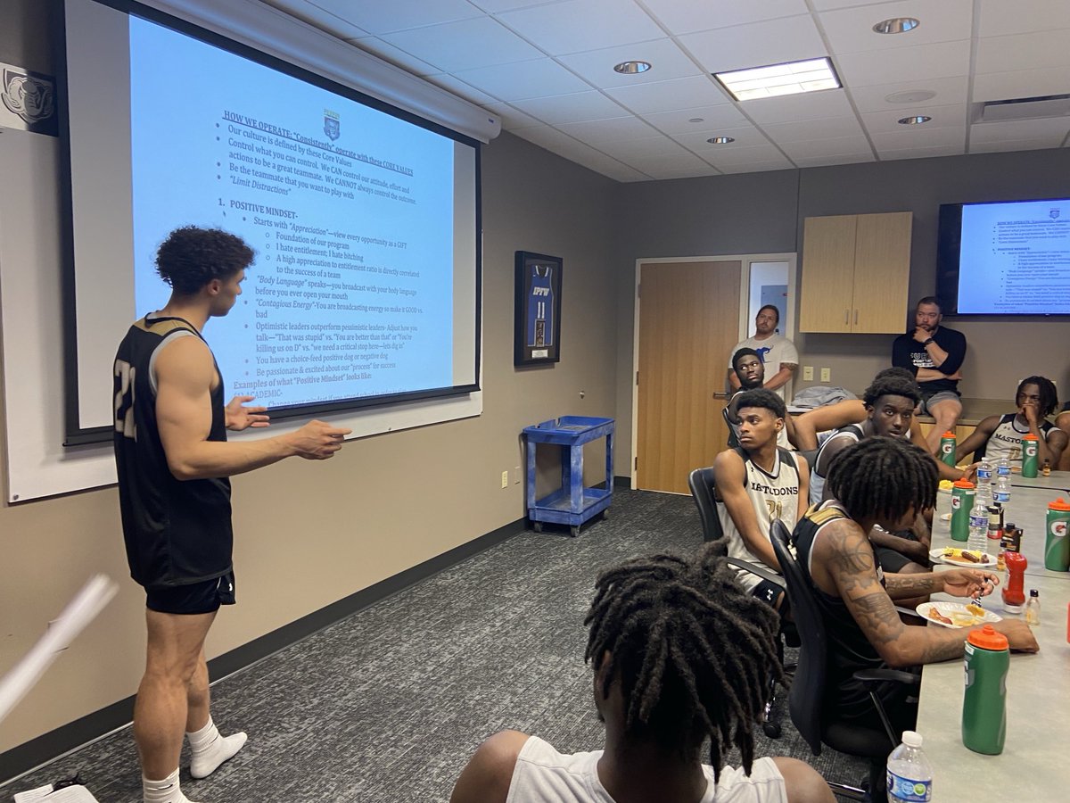 coachcoffman's tweet photo. Players teaching players “how we operate”—⁦@MastodonMBB⁩ core values session today during Training Camp #2

Positive Mindset
Mutual Respect
Interdependence
Pride https://t.co/eILcz8i1ph