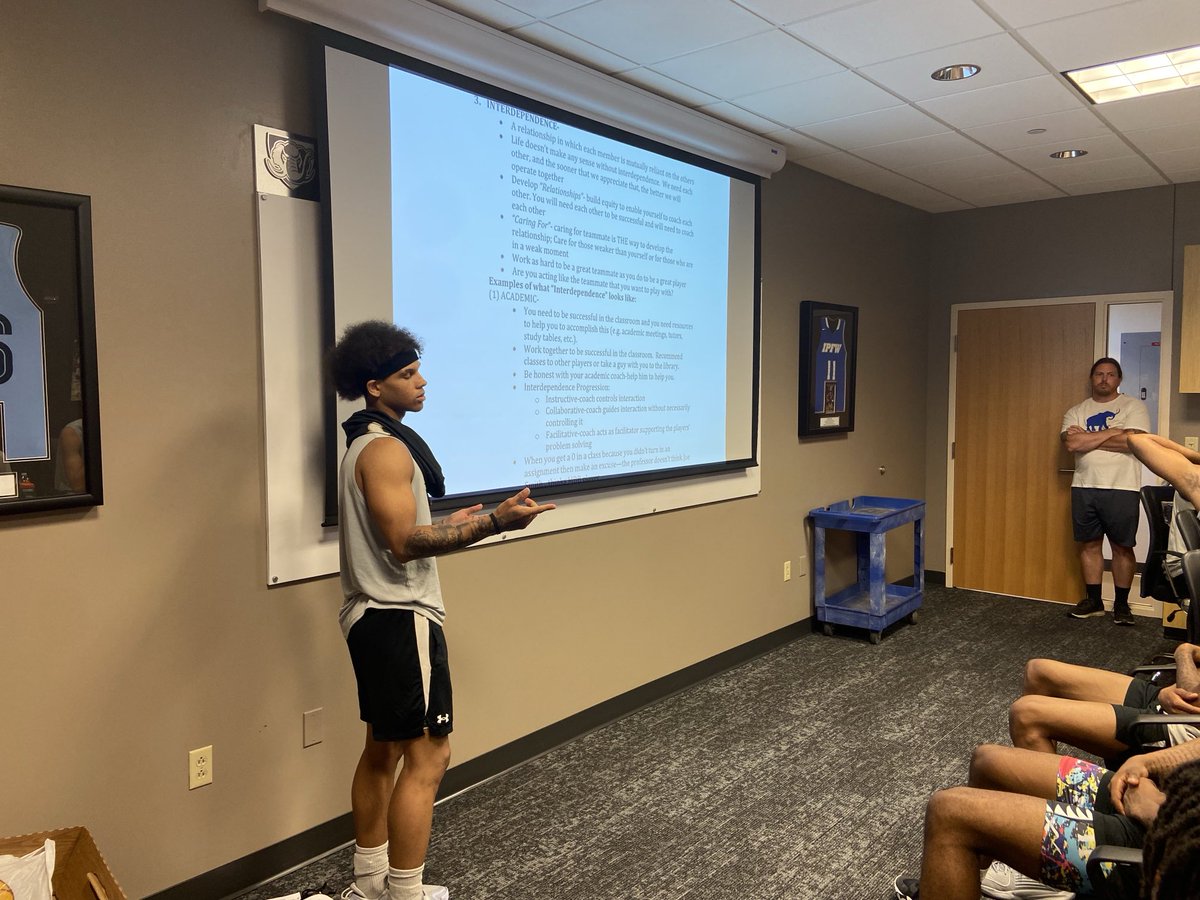 coachcoffman's tweet photo. Players teaching players “how we operate”—⁦@MastodonMBB⁩ core values session today during Training Camp #2

Positive Mindset
Mutual Respect
Interdependence
Pride https://t.co/eILcz8i1ph