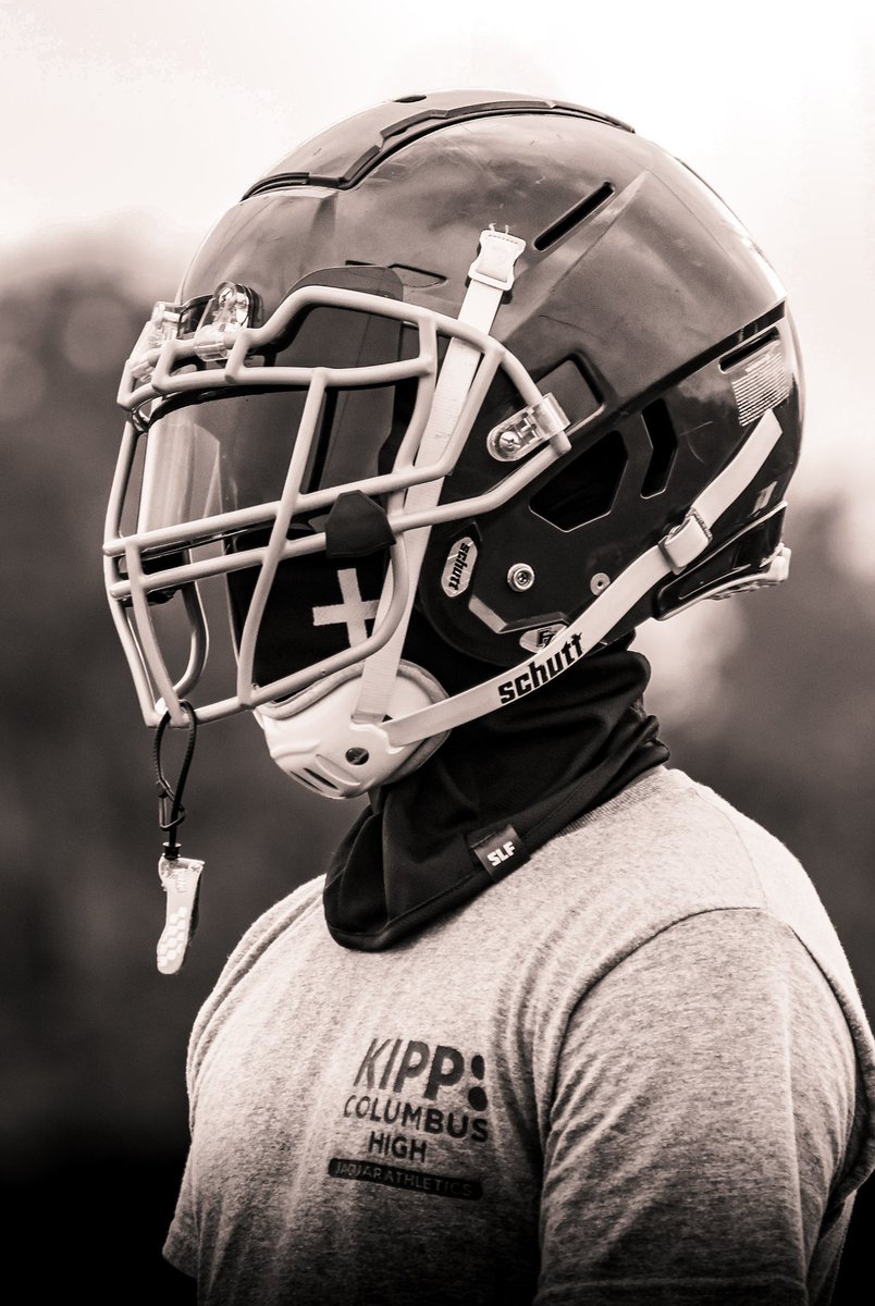 QT4Media's tweet photo. Since TikTok is down imma post my photos on here 😭😭 #tiktokdown #photography #football https://t.co/H596CXjsWd