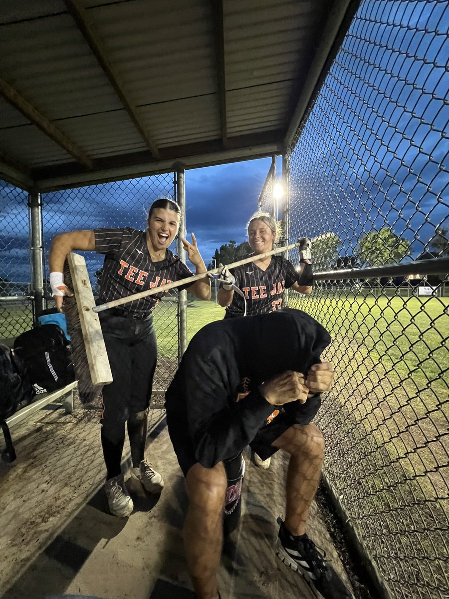 TJ Softball tweet media