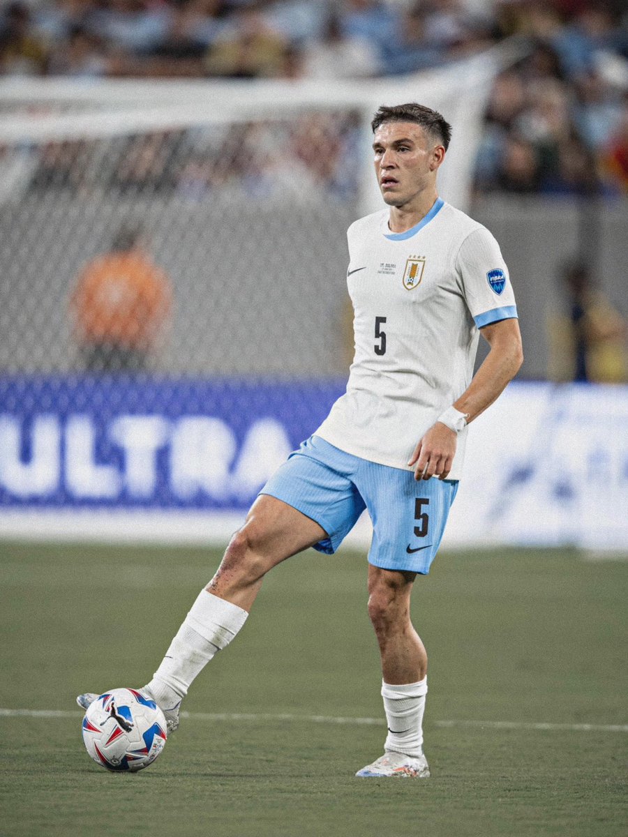 futbolscan's tweet image. 📊🌟 Manuel Ugarte vs Bolivia:

➜ 43/47 pases 
➜ 1º en quites [6]
➜ 1º en intercepciones [2]
➜ 1º en acciones defensivas [13]