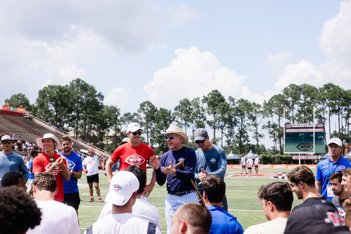 D1Sports's tweet photo. Coach Summit Day 1 in New Orleans is a WRAP! Sharpened our skills and brought the heat this year at Manning Passing Academy🔥🔥

#IronSharpensIron @mpa_info https://t.co/70F9fnLb9M