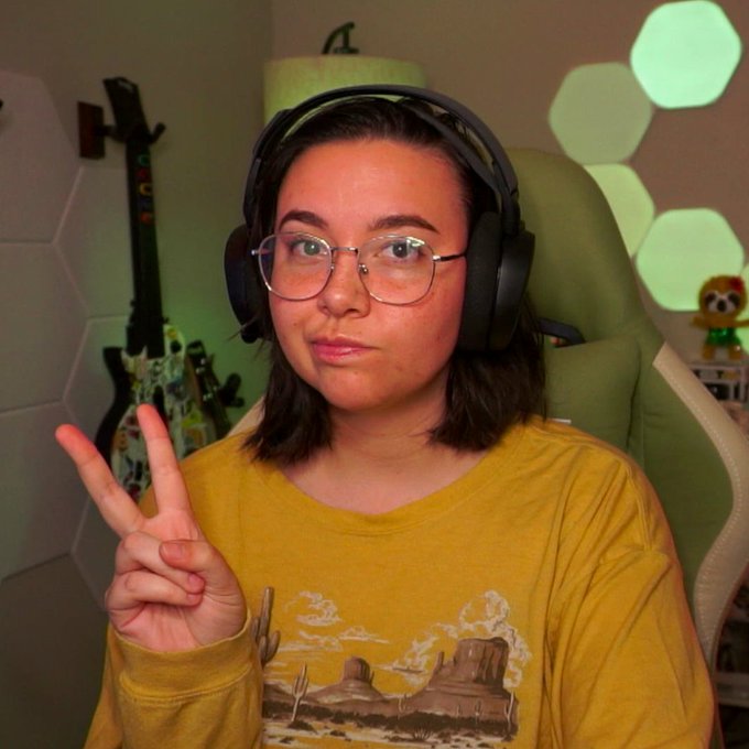 good morning  twitch . tv / violabun https://t.co/Ek5GUz3y03