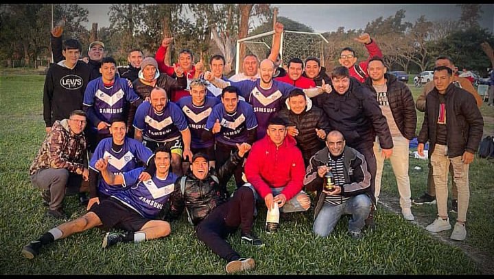 Cuantos amigos te da el fútbol...