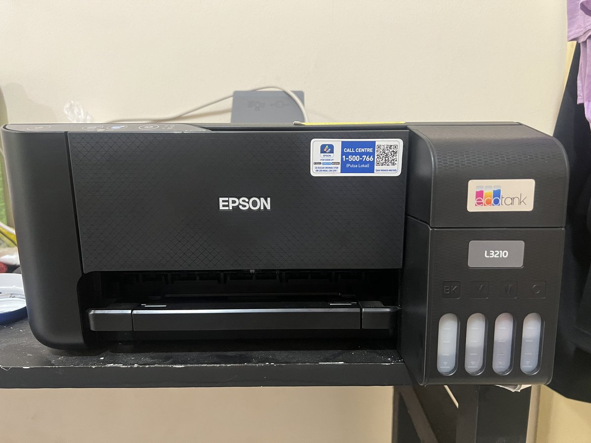cindybelo's tweet photo. @undipmfs Dijual Epason L3210. Hasil print lancar jaya. Bisa untuk scan dan fotocopy. Harga 1,5juta bisa NEGO. https://t.co/xKPbiOkwwc