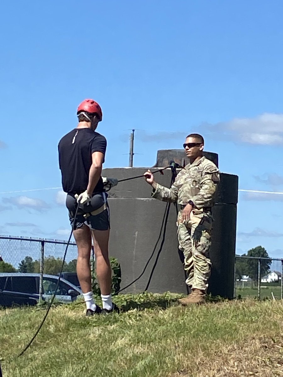 coachcoffman's tweet photo. Thx Indiana National Guard for being a part of ⁦@MastodonMBB⁩ Training Camp #2!

We trained…
- “daily resume”=confidence which leads to courage
- =self discipline, motivation, confidence &amp; accountability
- find the equation that equals…

#GetComfortableBeingUncomfortable https://t.co/BBPIqGuWyl