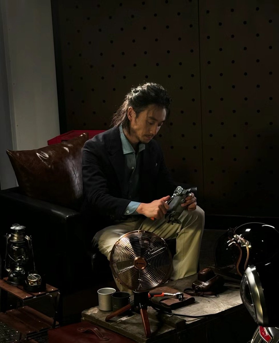 engraçadinho.      ᅟ ᅟ ᅟᅟᅟdesgraçadinho.