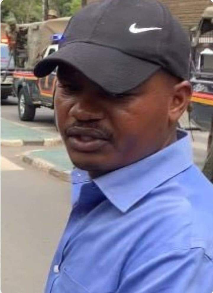 Name : Isaiah Ndumba Murangiri.
Place of residence : He stays at Kasarani police station block B.
Job status: Team Alpha Siera 6,a group of rogue officers .
His KRA Pin : A00480734W
His number : 0728833330
#RutoMustGo