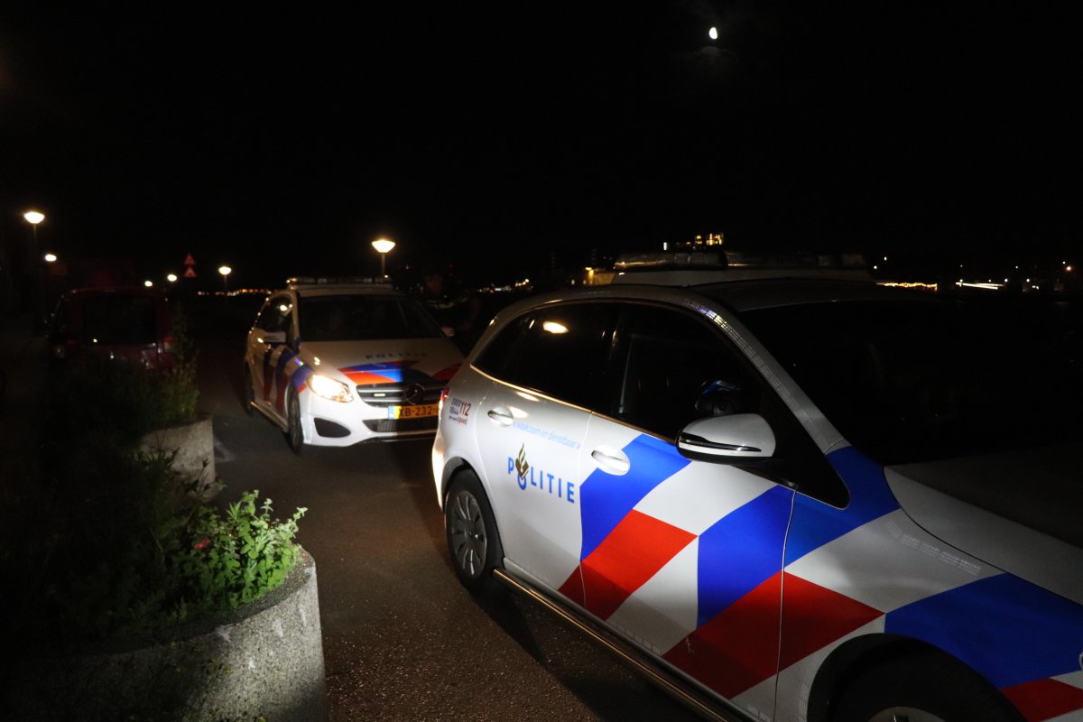martindamen58's tweet photo. #Amsterdam-Noord #IJ-plein/Vogelbuurt. #Achtervolging vanaf Buiksloterweg pont Noord/CS van een best zonder #valhelm op Vespa #snorscooter eindigt op Noordwal thv Koperslagerij. Best negeerde om 03.00 uur een stopteken van de #politie. Vespa scooter bleek gestolen best gevlucht. https://t.co/vxcGmEnHTA