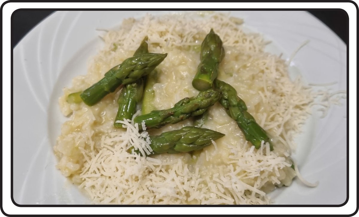 ghani_les's tweet photo. Les délices de Ghani: Risotto aux asperges vertes https://t.co/RQRbzxmmxj 
#recette #cuisine #risotto #asperge #dashi #parmesan https://t.co/HIz1pp0ESi