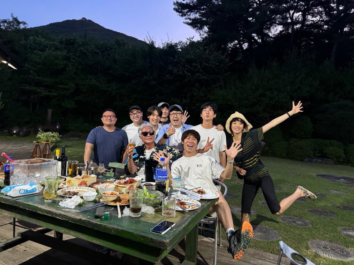 haze_o5's tweet photo. Team 애마 https://t.co/uGGVBzJgNr