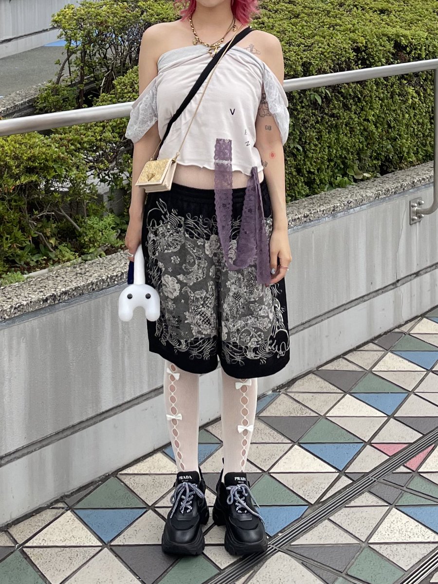 ___omocnaganaga's tweet photo. パンツはacneのメンズ🩲 #acnestudios #venicew #prada https://t.co/6yYGWFgyTF