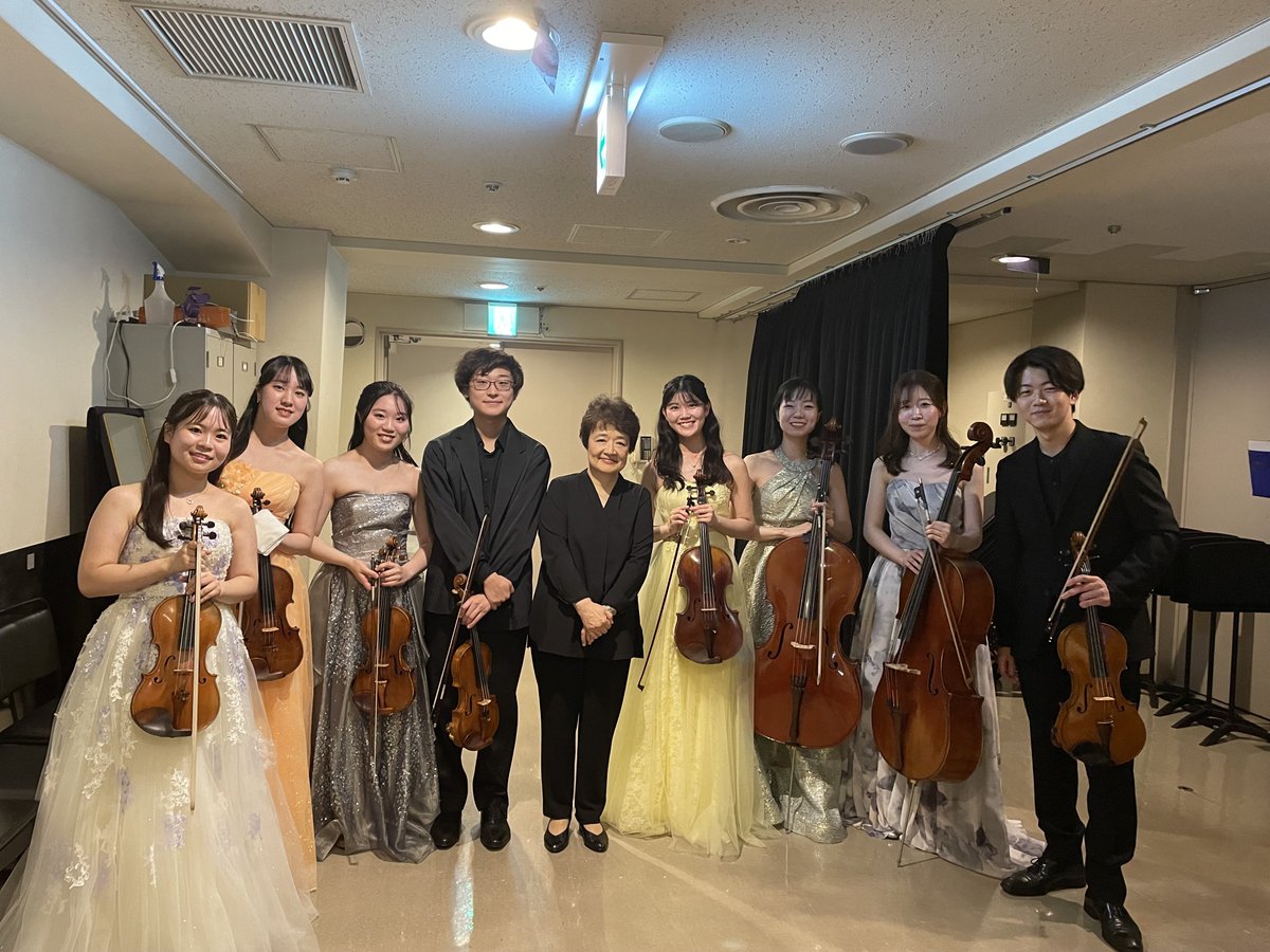 MioIshikawa's tweet photo. 同級生でメンデルスゾーンのオクテット弾いてる時間幸せすぎました！
フェリーチェのみんな、プリマのみんな最高な時間をありがとう！！
お越しくださった皆様、フィリアホールの方々、大学在学中愛情たっぷり育ててくださった山崎先生、磯村先生、ありがとうございました！ https://t.co/CGrkBPXZQv