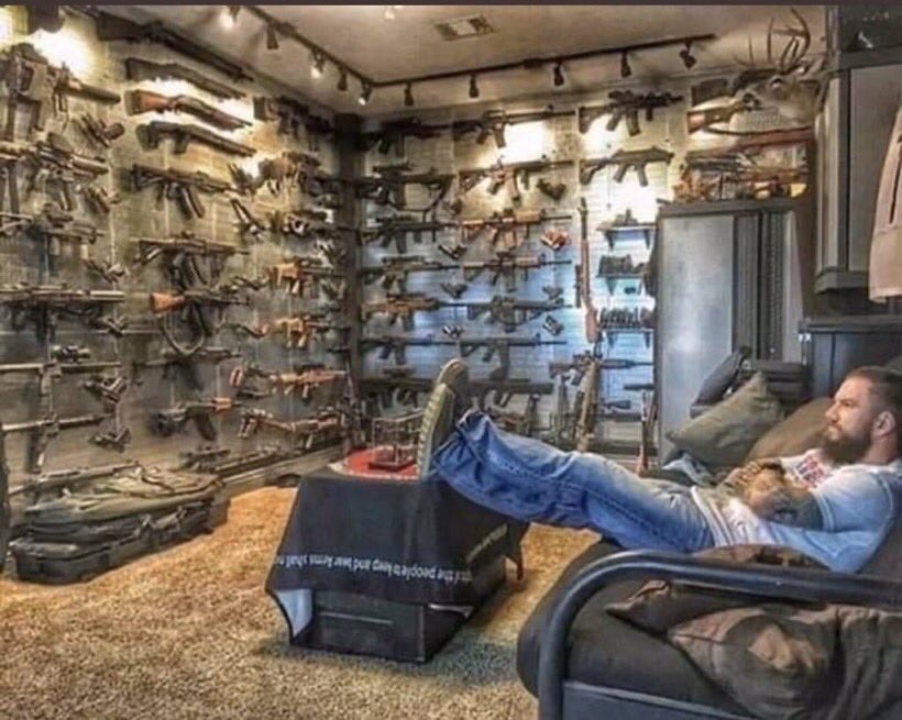 Me watching the #PresidentialDebate2024