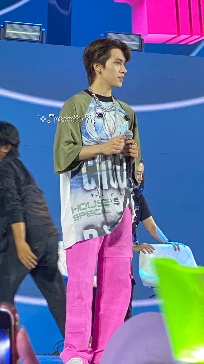 lovxendlxxs's tweet photo. kokoh aheng❤️
#AlloBankFestival2024 #WayV #威神V
#WayVAllobank #AllobankFestival
#WayVBerdendangdiAllobank #WayV #HENDERY #黄冠亨 #헨드리 https://t.co/3WAHAavLiS