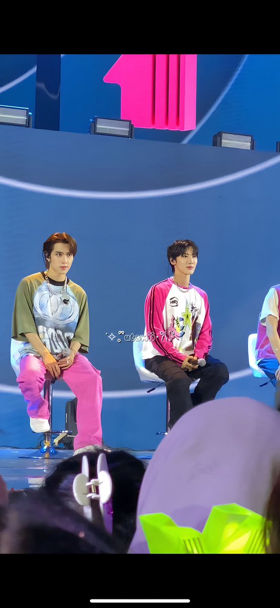 lovxendlxxs's tweet photo. kokoh aheng❤️
#AlloBankFestival2024 #WayV #威神V
#WayVAllobank #AllobankFestival
#WayVBerdendangdiAllobank #WayV #HENDERY #黄冠亨 #헨드리 https://t.co/3WAHAavLiS