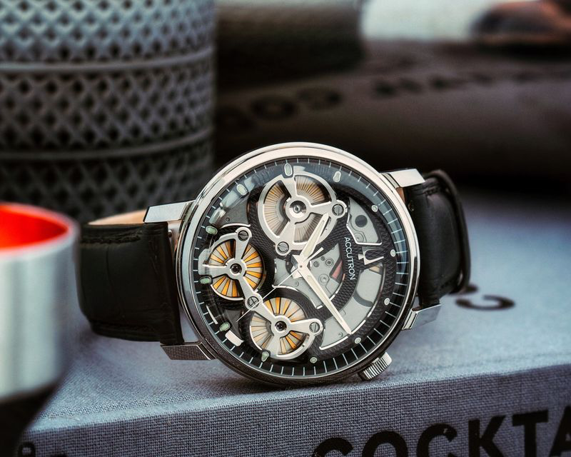 Putting a new spin on things. Explore the Spaceview Evolution, powered by tilted turbines and sporting a sleek silver-grey dial for futuristic flair: bit.ly/3EU7Oxj