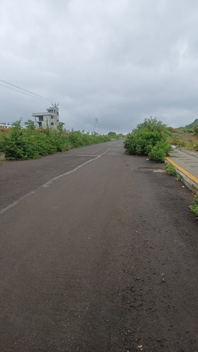 Swapnil_Learner's tweet photo. This road needs a maintenance. Unwanted plants comes on footpath and plants in divider also needs a shape. They are coming on road. Location : Road between pir baba mandir to pathare corner till hill, charholi bk.
Please do the needful. https://t.co/36JhFdCmdT