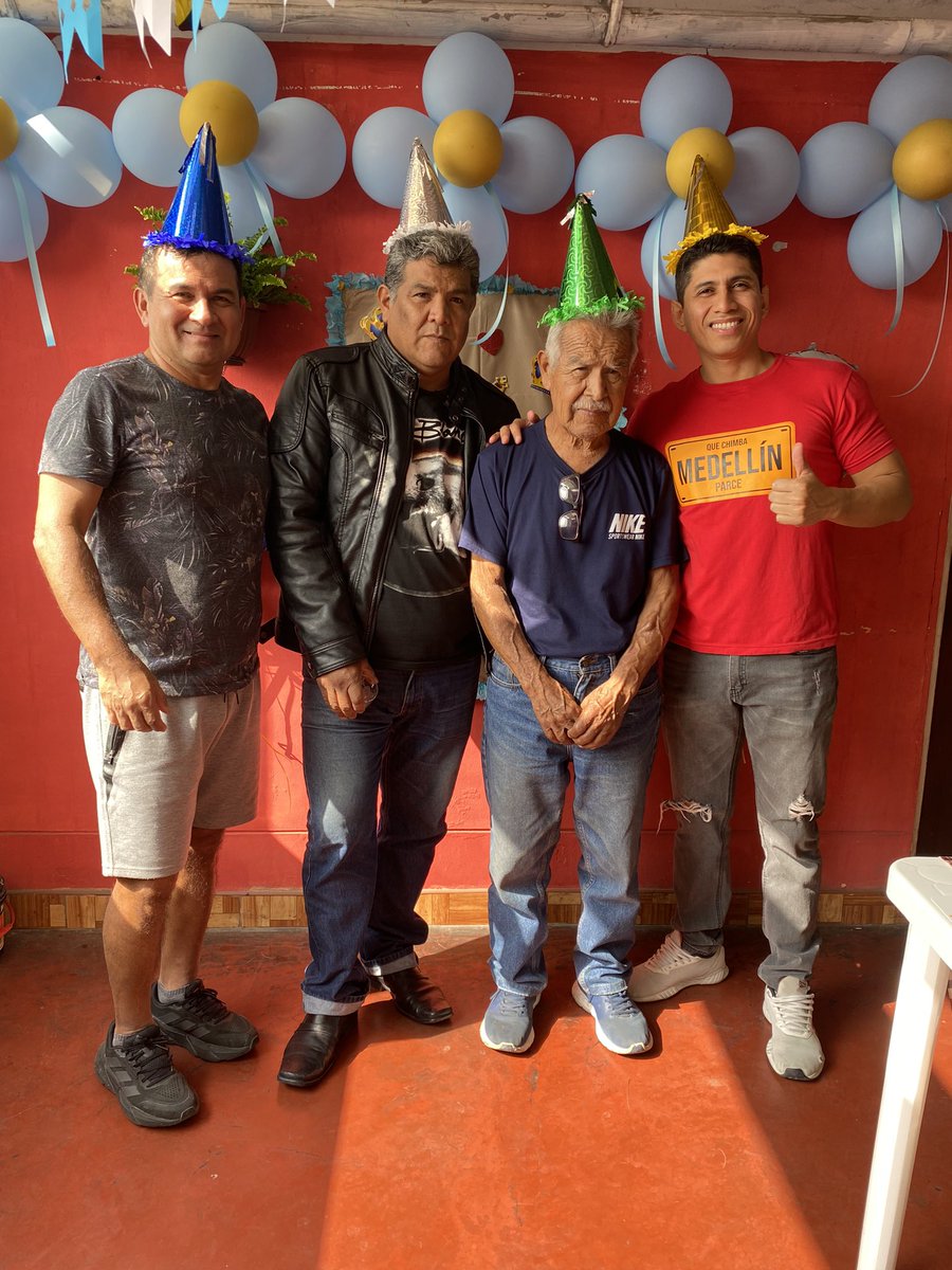 almendra9407's tweet photo. Lindo tiempo en familia 🥳 #FathersDay 👨🏻👑 https://t.co/R3jJwYLusj