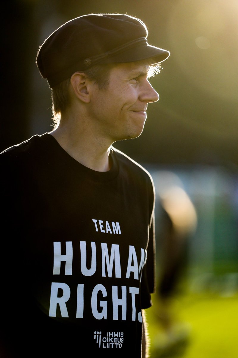 Mira Lönnqvist (@milonnq) on Twitter photo Eilen sain ilokseni kuvata Respect Pride-jalkapalloturnauksessa ja tavata pitkästä aikaa arvostamani pelaajan ja ihmisen Riku Riskin, yhden tapahtuman suojelijoista.
#RakkaudestaLajiin
#JalkapalloKuuluuKaikille
<a href="/ihmisoikeus/">Ihmisoikeusliitto</a>
<a href="/helsinkipride/">Helsinki Pride -yhteisö</a>
<a href="/Palloliitto/">Suomen Palloliitto</a> Eilen sain ilokseni kuvata Respect Pride-jalkapalloturnauksessa ja tavata pitkästä aikaa arvostamani pelaajan ja ihmisen Riku Riskin, yhden tapahtuman suojelijoista.
#RakkaudestaLajiin
#JalkapalloKuuluuKaikille
<a href="/ihmisoikeus/">Ihmisoikeusliitto</a>
<a href="/helsinkipride/">Helsinki Pride -yhteisö</a>
<a href="/Palloliitto/">Suomen Palloliitto</a>