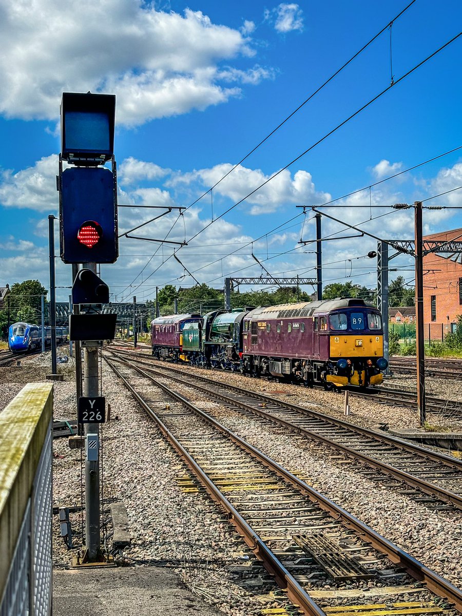 Miles and Chains tweet media