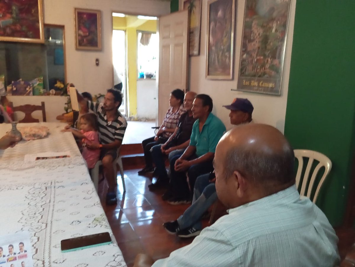 Adguarico's tweet photo. #27Junio Conformación de Comandito en el sector "La Morera" municipio Roscio #Unidad @MariaCorinaYA @EdmundoGU #HastaElFinal #EdmundoParaTodoElMundo https://t.co/3cFam9Kikn