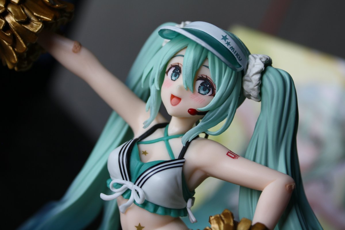 Rasugil's tweet photo. Por fin llegó mi figurita de Miku! Es la primera vez que compro algo de Japón, pero todo salió bien! https://t.co/WxPQ9rt1l9