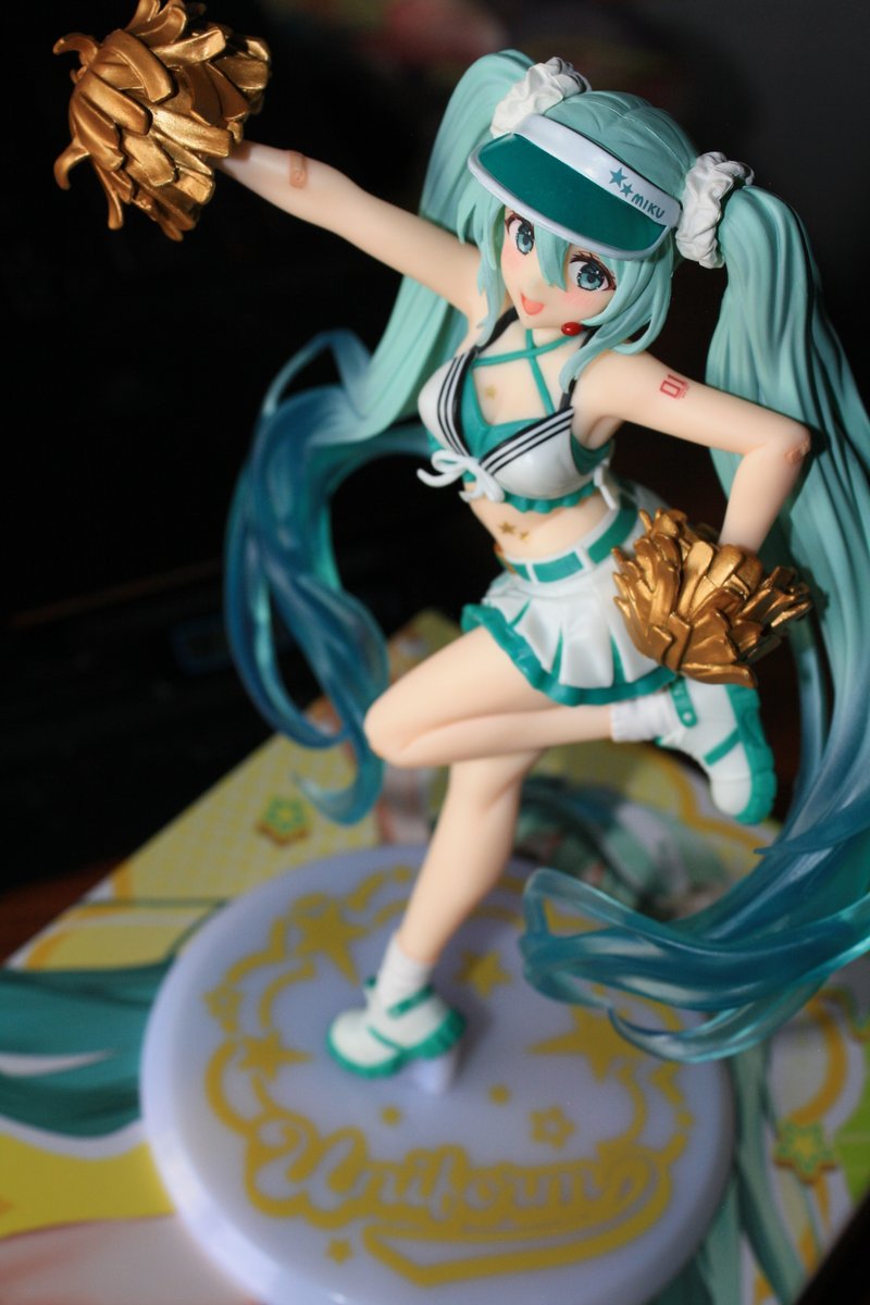 Rasugil's tweet photo. Por fin llegó mi figurita de Miku! Es la primera vez que compro algo de Japón, pero todo salió bien! https://t.co/WxPQ9rt1l9