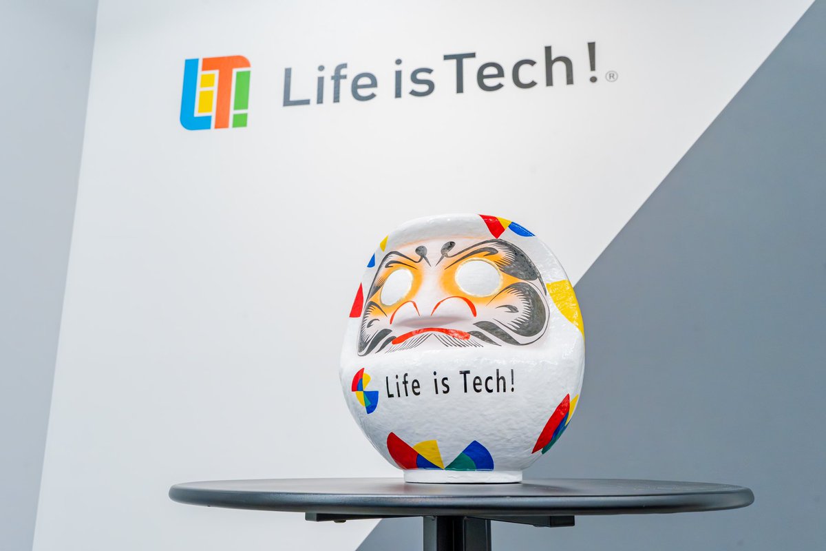 ppfumiko's tweet photo. Life is Tech!さんの新ロゴ発表に際して、カイシャダルマをお作りしました🔥
会社の大切な節目に選んで頂き光栄です！
(会場でも大人気で良かった。。。！) https://t.co/FBhKHJBZrW