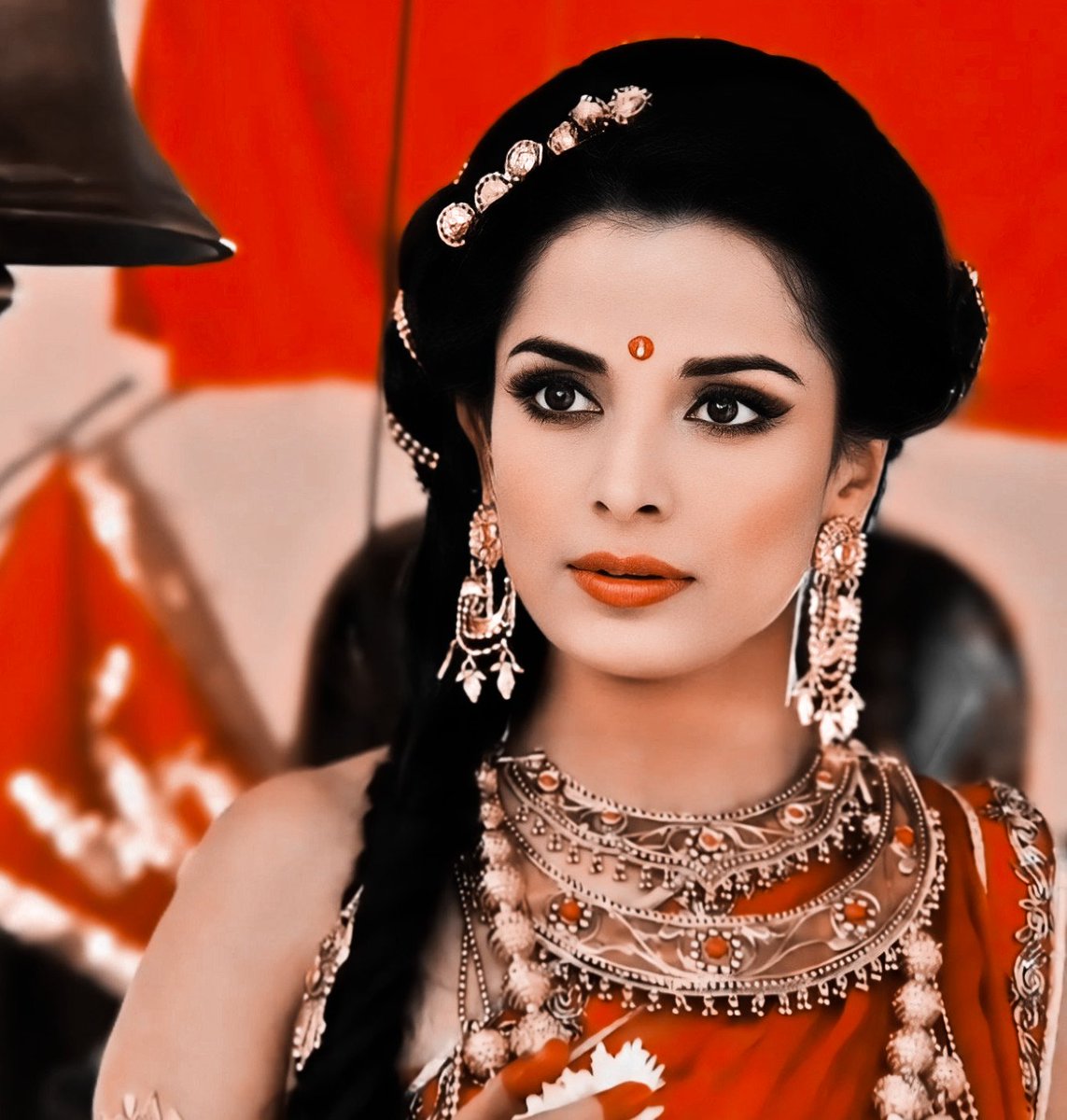 LOVEBUNNYMYEON's tweet image. Yajna se janmi Yajnaseni
Drupad ki putri Draupadi 
Panchal ki rajkumari Panchali 
Aryavart ki samraggi Panchami
Krishna ki sakhi Krishnaa

• #Draupadi • 
• #Mahabharat •
• #PoojaSharma •