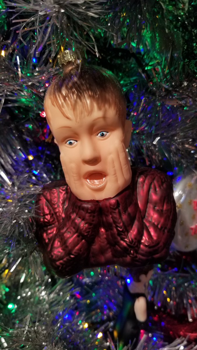 Decalzilla's tweet photo. My face when I left the store after realizing I should've bought this amazing ornament @IncredibleCulk https://t.co/z98J57Clik