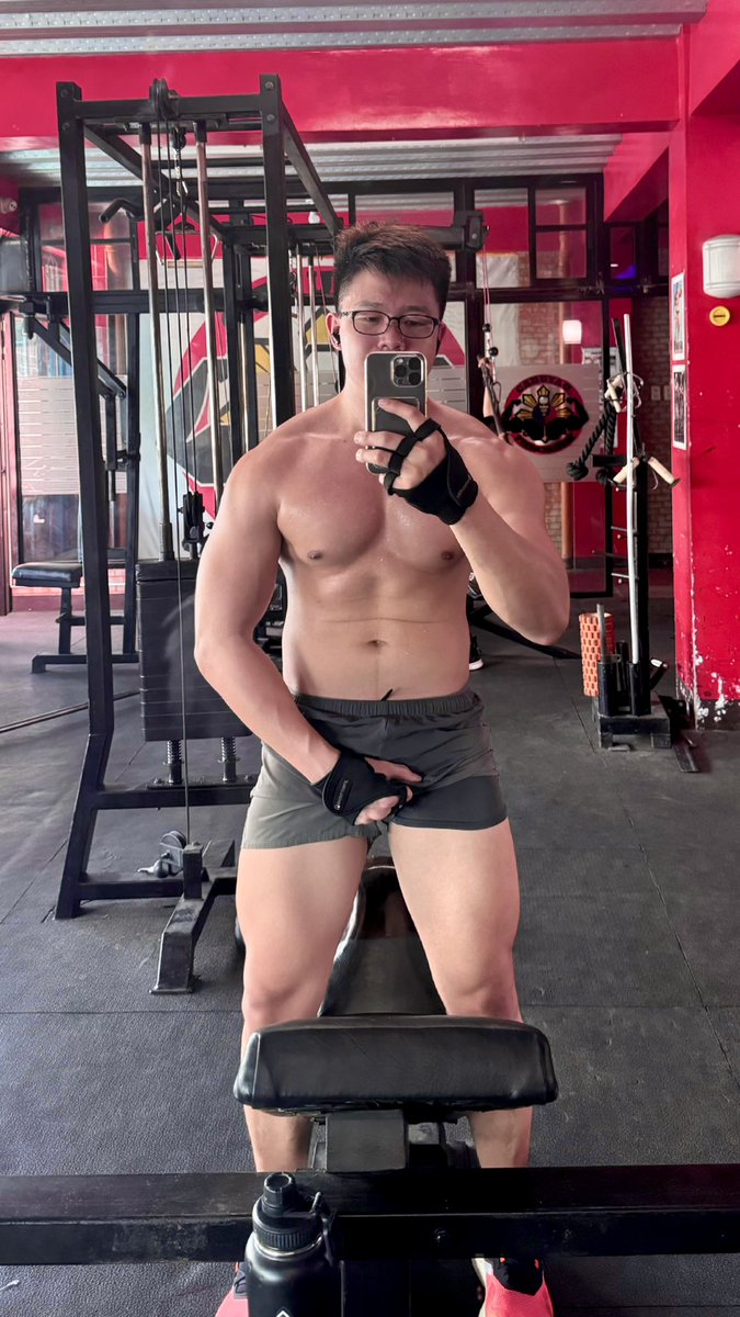 yourRN07's tweet photo. Unusual morning workout to start this #TGIF. 💪 Bakal gym makes me sweat. https://t.co/jIHH3CPZui